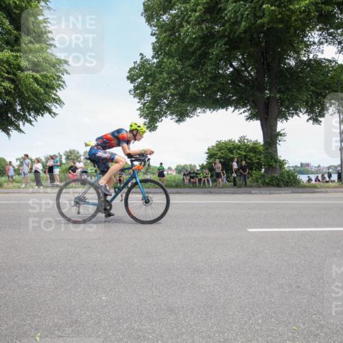 15.06.2025 - 7 Türme Triathlon Yannick Fuchs http://msf.ph/oto/7991285 15.06.2025 13:22:19 Radfahren 260, 458, 631, 803, 983 meine-sportfotos.de