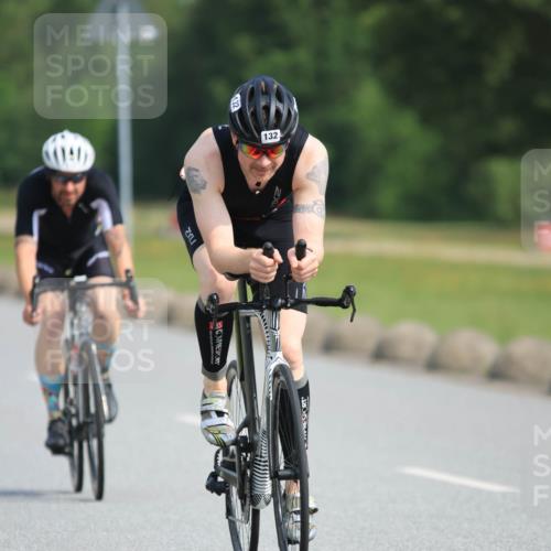 15.06.2025 - 27. Vierlanden-Triathlon H.Heesch http://msf.ph/oto/7991292 15.06.2025 09:56:19 Radfahren 45, 77, 111, 132 meine-sportfotos.de