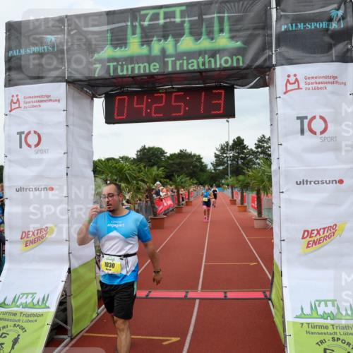 15.06.2025 - 7 Türme Triathlon Michael Strokosch http://msf.ph/oto/7991302 15.06.2025 14:25:13 Ziel 380, 977, 1030 meine-sportfotos.de