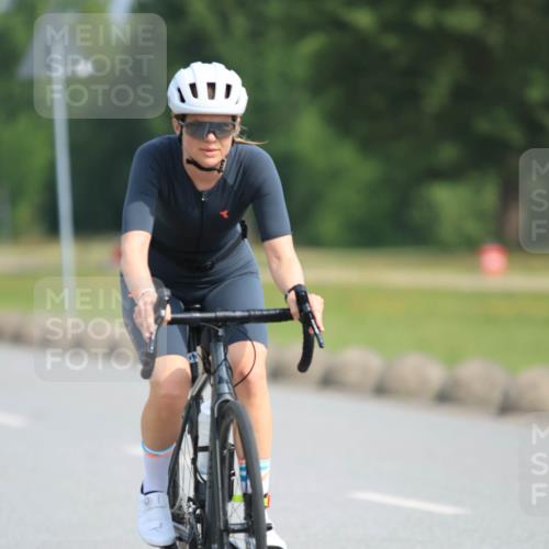 15.06.2025 - 27. Vierlanden-Triathlon H.Heesch http://msf.ph/oto/7991325 15.06.2025 09:56:27 Radfahren 151, 218 meine-sportfotos.de