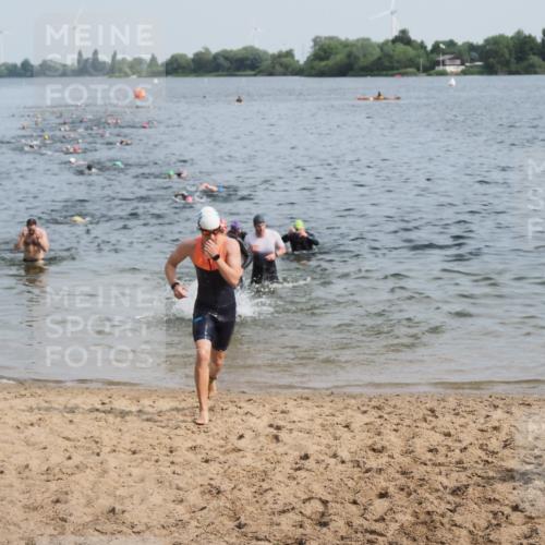21.06.2025 - 27. Vierlanden-Triathlon MichiJ http://msf.ph/oto/7991336 15.06.2026 09:54:11 Schwimmen 267, 302, 337, 356 meine-sportfotos.de