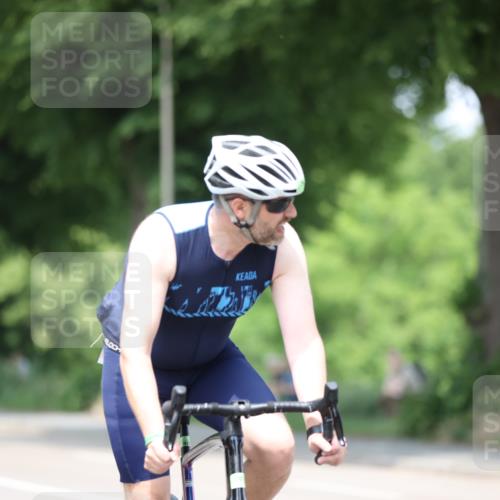 15.06.2025 - 7 Türme Triathlon Yannick Fuchs http://msf.ph/oto/7991359 15.06.2025 13:04:46 Radfahren 502, 884, 1007 meine-sportfotos.de