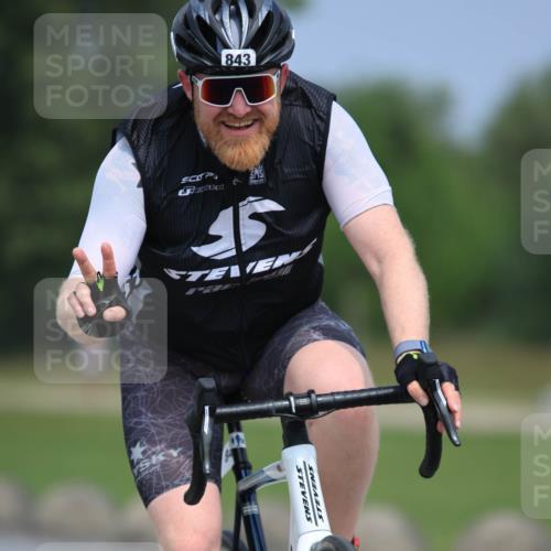 21.06.2025 - 27. Vierlanden-Triathlon H.Heesch http://msf.ph/oto/7991371 15.06.2025 11:56:09 Radfahren 783, 832, 843 meine-sportfotos.de