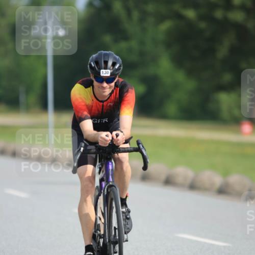 15.06.2025 - 27. Vierlanden-Triathlon H.Heesch http://msf.ph/oto/7991372 15.06.2025 09:57:20 Radfahren 75, 130, 145 meine-sportfotos.de