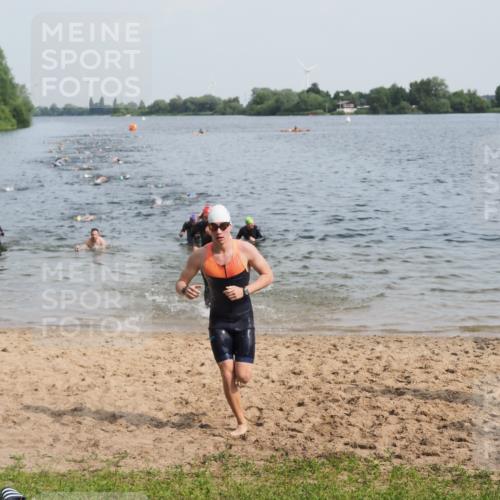 21.06.2025 - 27. Vierlanden-Triathlon MichiJ http://msf.ph/oto/7991375 15.06.2026 09:54:12 Schwimmen 267, 302, 337, 356 meine-sportfotos.de