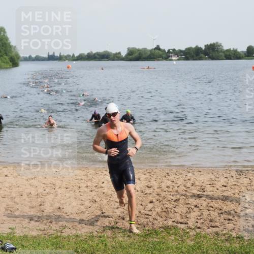 21.06.2025 - 27. Vierlanden-Triathlon MichiJ http://msf.ph/oto/7991391 15.06.2026 09:54:12 Schwimmen 267, 302, 337, 356 meine-sportfotos.de