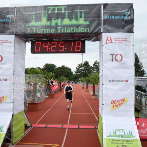15.06.2025 - 7 Türme Triathlon Michael Strokosch http://msf.ph/oto/7991392 15.06.2025 14:25:18 Ziel 894, 977, 1030 meine-sportfotos.de