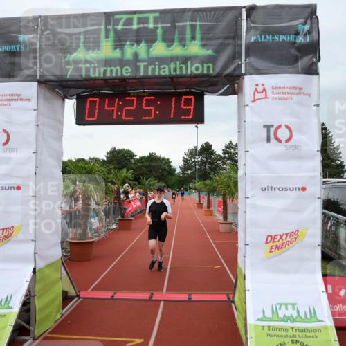 15.06.2025 - 7 Türme Triathlon Michael Strokosch http://msf.ph/oto/7991414 15.06.2025 14:25:19 Ziel 894, 977 meine-sportfotos.de