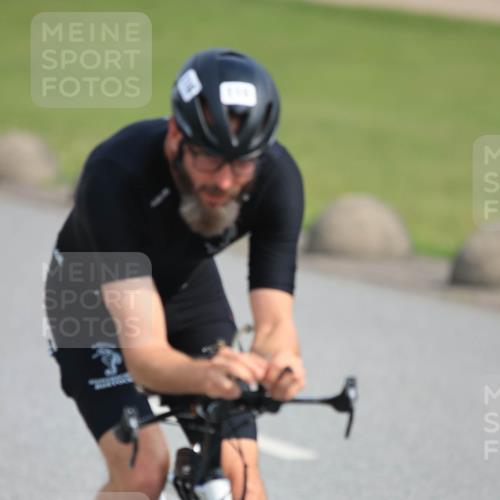 15.06.2025 - 27. Vierlanden-Triathlon H.Heesch http://msf.ph/oto/7991421 15.06.2025 09:58:44 Radfahren 102, 116 meine-sportfotos.de