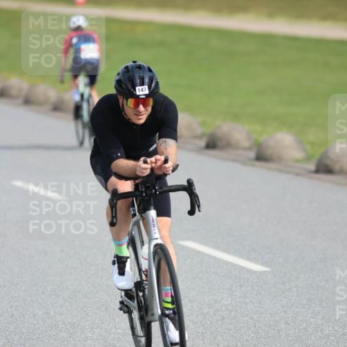 15.06.2025 - 27. Vierlanden-Triathlon H.Heesch http://msf.ph/oto/7991449 15.06.2025 09:59:01 Radfahren 147 meine-sportfotos.de