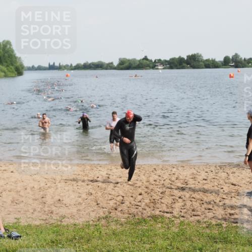 21.06.2025 - 27. Vierlanden-Triathlon MichiJ http://msf.ph/oto/7991450 15.06.2026 09:54:14 Schwimmen 267, 302, 337, 342, 356 meine-sportfotos.de