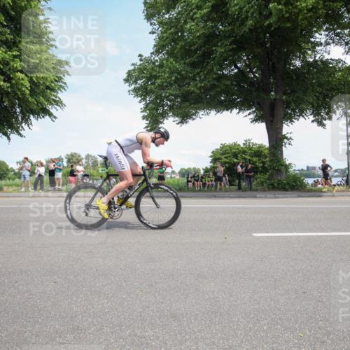 15.06.2025 - 7 Türme Triathlon Yannick Fuchs http://msf.ph/oto/7991493 15.06.2025 13:23:58 Radfahren 219, 458, 874, 908, 1016 meine-sportfotos.de