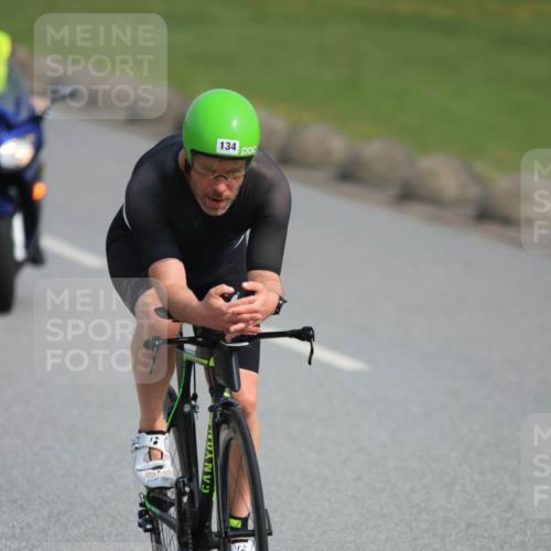 15.06.2025 - 27. Vierlanden-Triathlon H.Heesch http://msf.ph/oto/7991494 15.06.2025 09:59:22 Radfahren 134, 251, 265, 288 meine-sportfotos.de