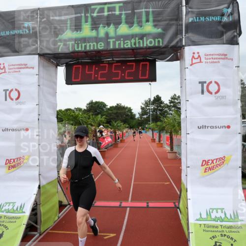 15.06.2025 - 7 Türme Triathlon Michael Strokosch http://msf.ph/oto/7991496 15.06.2025 14:25:20 Ziel 894, 977 meine-sportfotos.de
