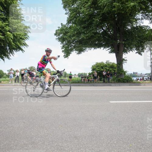 15.06.2025 - 7 Türme Triathlon Yannick Fuchs http://msf.ph/oto/7991502 15.06.2025 13:24:01 Radfahren 219, 458, 624, 1016 meine-sportfotos.de