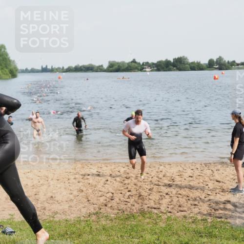 21.06.2025 - 27. Vierlanden-Triathlon MichiJ http://msf.ph/oto/7991512 15.06.2026 09:54:17 Schwimmen 253, 255, 261, 302, 337, 342, 356 meine-sportfotos.de