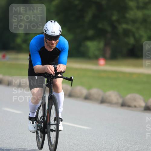 15.06.2025 - 27. Vierlanden-Triathlon H.Heesch http://msf.ph/oto/7991559 15.06.2025 10:00:32 Radfahren 3, 65, 106, 127, 137, 160 meine-sportfotos.de