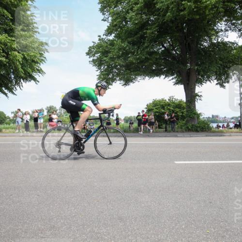 15.06.2025 - 7 Türme Triathlon Yannick Fuchs http://msf.ph/oto/7991602 15.06.2025 13:24:31 Radfahren 215, 397, 543, 640, 930, 1072, 1182 meine-sportfotos.de