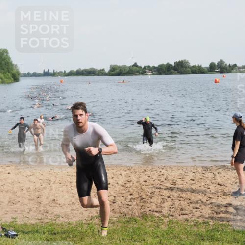 21.06.2025 - 27. Vierlanden-Triathlon MichiJ http://msf.ph/oto/7991612 15.06.2026 09:54:19 Schwimmen 253, 255, 261, 302, 337, 342, 356 meine-sportfotos.de