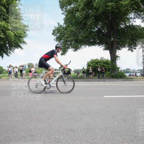 15.06.2025 - 7 Türme Triathlon Yannick Fuchs http://msf.ph/oto/7991635 15.06.2025 13:24:45 Radfahren 613, 674, 789, 924 meine-sportfotos.de