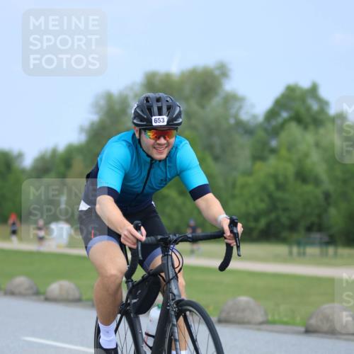 21.06.2025 - 27. Vierlanden-Triathlon H.Heesch http://msf.ph/oto/7991651 15.06.2025 11:57:18 Radfahren 653, 911 meine-sportfotos.de