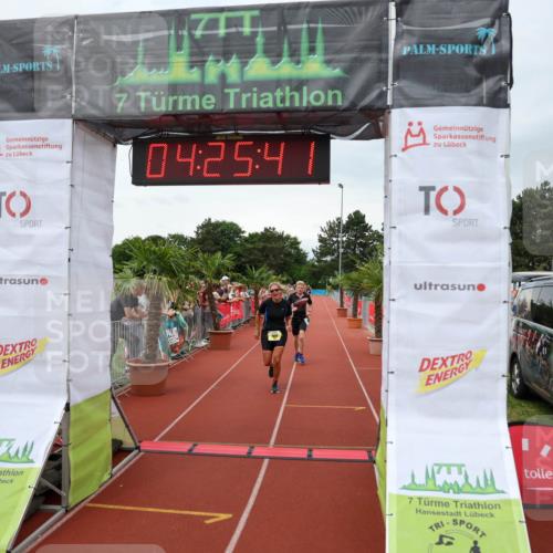 15.06.2025 - 7 Türme Triathlon Michael Strokosch http://msf.ph/oto/7991697 15.06.2025 14:25:41 Ziel 461, 936, 1009 meine-sportfotos.de