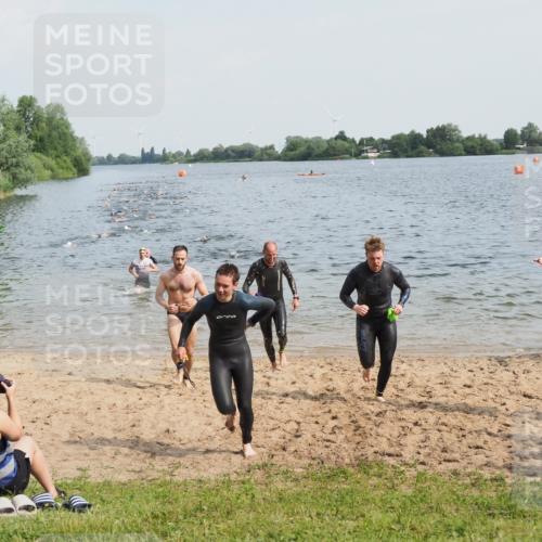 21.06.2025 - 27. Vierlanden-Triathlon MichiJ http://msf.ph/oto/7991710 15.06.2026 09:54:23 Schwimmen 253, 255, 261, 302, 337, 342, 354 meine-sportfotos.de