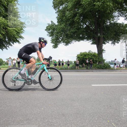 15.06.2025 - 7 Türme Triathlon Yannick Fuchs http://msf.ph/oto/7991715 15.06.2025 13:25:04 Radfahren 309, 371, 373, 550 meine-sportfotos.de