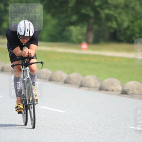 15.06.2025 - 27. Vierlanden-Triathlon H.Heesch http://msf.ph/oto/7991716 15.06.2025 10:01:05 Radfahren 29, 38, 43, 185, 282 meine-sportfotos.de