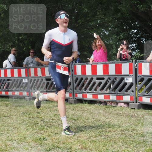 21.06.2025 - 27. Vierlanden-Triathlon KatJ http://msf.ph/oto/7991740 15.06.2025 12:34:19 Laufen  meine-sportfotos.de