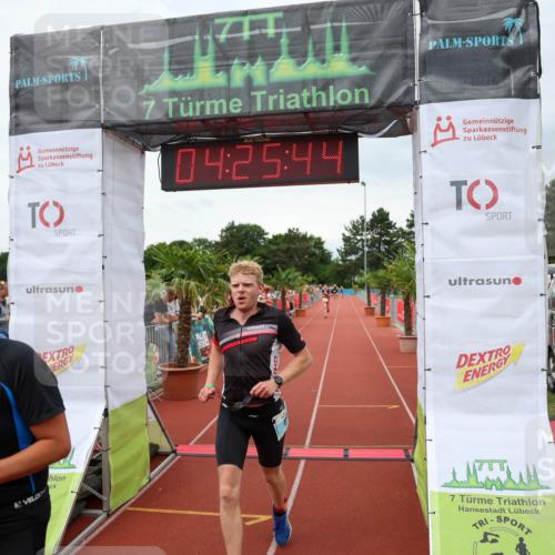 15.06.2025 - 7 Türme Triathlon Michael Strokosch http://msf.ph/oto/7991761 15.06.2025 14:25:44 Ziel 461, 1009 meine-sportfotos.de