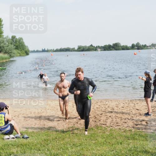 21.06.2025 - 27. Vierlanden-Triathlon MichiJ http://msf.ph/oto/7991767 15.06.2026 09:54:24 Schwimmen 253, 255, 261, 337, 342, 354 meine-sportfotos.de