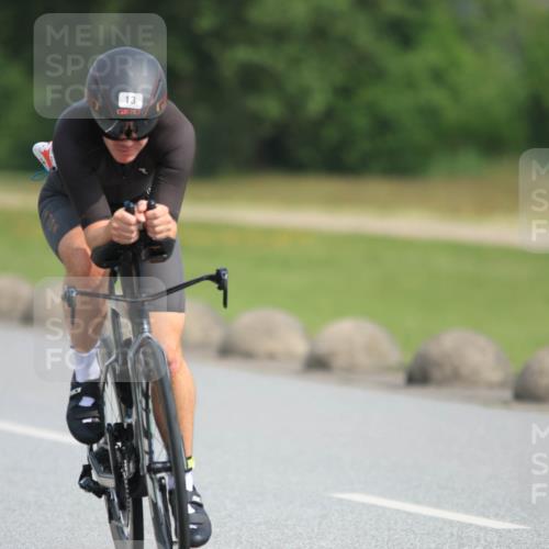 15.06.2025 - 27. Vierlanden-Triathlon H.Heesch http://msf.ph/oto/7991777 15.06.2025 10:01:15 Radfahren 13, 199, 302, 354 meine-sportfotos.de