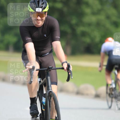 15.06.2025 - 27. Vierlanden-Triathlon H.Heesch http://msf.ph/oto/7991793 15.06.2025 10:01:26 Radfahren 22, 213, 354 meine-sportfotos.de