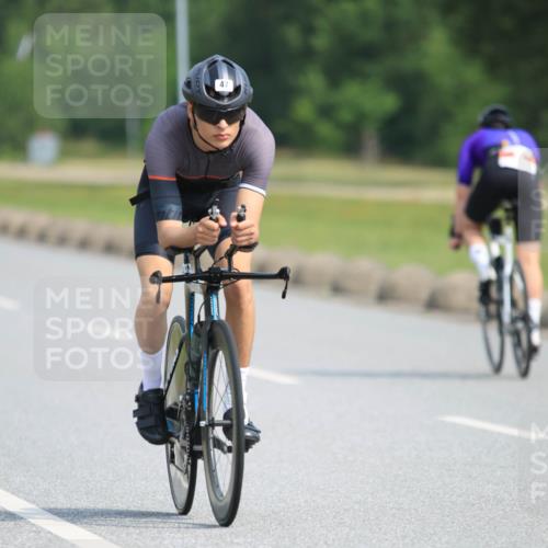 15.06.2025 - 27. Vierlanden-Triathlon H.Heesch http://msf.ph/oto/7991808 15.06.2025 10:01:43 Radfahren 5, 47 meine-sportfotos.de