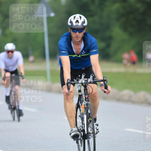 21.06.2025 - 27. Vierlanden-Triathlon H.Heesch http://msf.ph/oto/7991817 15.06.2025 11:57:37 Radfahren 655, 792, 798, 804, 858, 904, 954, 958 meine-sportfotos.de