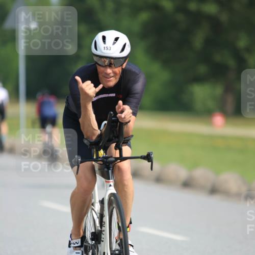 15.06.2025 - 27. Vierlanden-Triathlon H.Heesch http://msf.ph/oto/7991858 15.06.2025 10:02:01 Radfahren 148, 153, 262, 297 meine-sportfotos.de