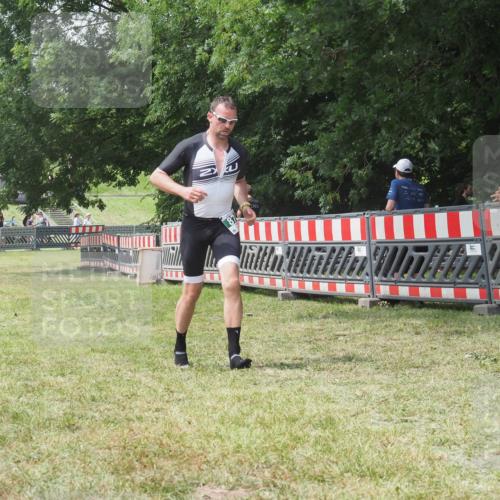 21.06.2025 - 27. Vierlanden-Triathlon KatJ http://msf.ph/oto/7991881 15.06.2025 12:34:32 Laufen  meine-sportfotos.de