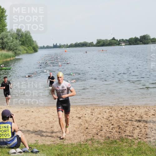 21.06.2025 - 27. Vierlanden-Triathlon MichiJ http://msf.ph/oto/7991913 15.06.2026 09:54:30 Schwimmen 253, 255, 261, 262, 318, 342, 354 meine-sportfotos.de