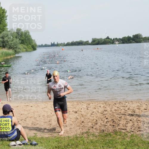 21.06.2025 - 27. Vierlanden-Triathlon MichiJ http://msf.ph/oto/7991919 15.06.2026 09:54:30 Schwimmen 253, 255, 261, 262, 318, 342, 354 meine-sportfotos.de