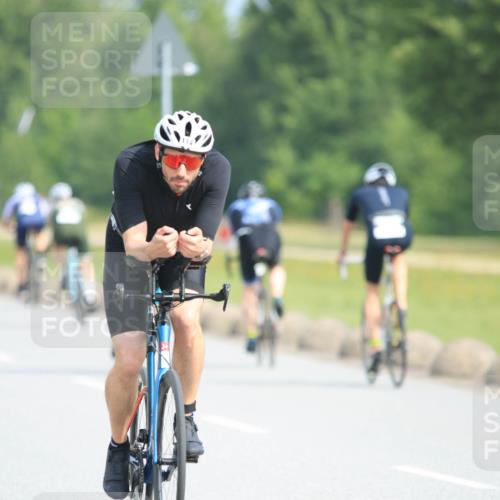 15.06.2025 - 27. Vierlanden-Triathlon H.Heesch http://msf.ph/oto/7991923 15.06.2025 10:03:37 Radfahren 58, 114, 215, 304, 308 meine-sportfotos.de