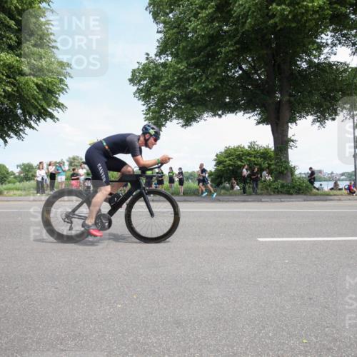15.06.2025 - 7 Türme Triathlon Yannick Fuchs http://msf.ph/oto/7991925 15.06.2025 13:26:02 Radfahren 294, 887, 939, 955 meine-sportfotos.de