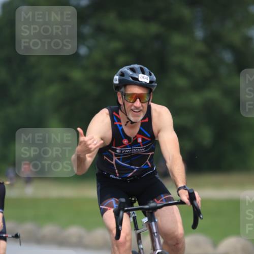 21.06.2025 - 27. Vierlanden-Triathlon H.Heesch http://msf.ph/oto/7991953 15.06.2025 11:57:43 Radfahren 655, 804, 833, 904, 954, 958 meine-sportfotos.de