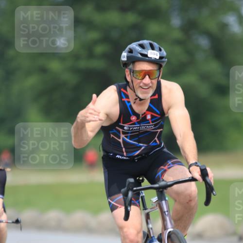 21.06.2025 - 27. Vierlanden-Triathlon H.Heesch http://msf.ph/oto/7991960 15.06.2025 11:57:43 Radfahren 655, 804, 833, 904, 954, 958 meine-sportfotos.de