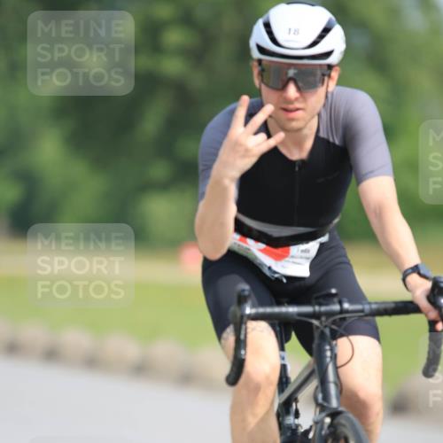 15.06.2025 - 27. Vierlanden-Triathlon H.Heesch http://msf.ph/oto/7991976 15.06.2025 10:03:49 Radfahren 18, 34, 93, 142, 152, 294 meine-sportfotos.de