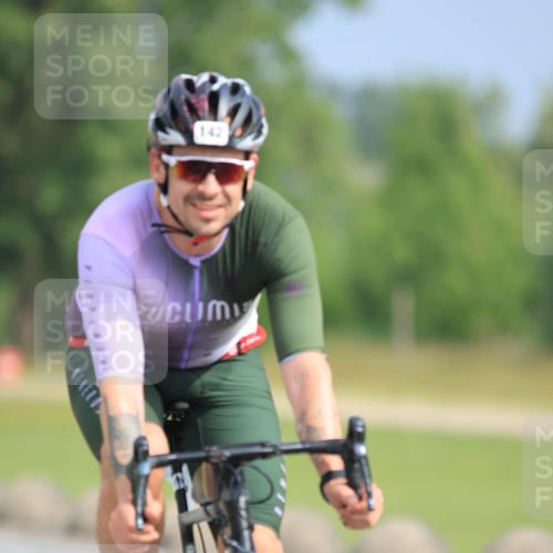 15.06.2025 - 27. Vierlanden-Triathlon H.Heesch http://msf.ph/oto/7991978 15.06.2025 10:03:50 Radfahren 18, 34, 93, 142, 152, 294, 357 meine-sportfotos.de
