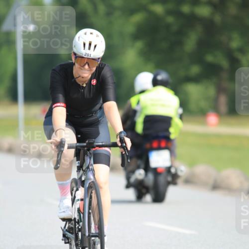 15.06.2025 - 27. Vierlanden-Triathlon H.Heesch http://msf.ph/oto/7992001 15.06.2025 10:04:31 Radfahren 201, 239, 322 meine-sportfotos.de