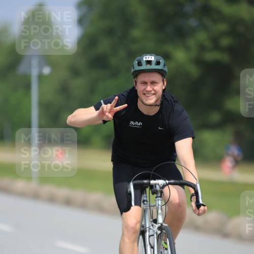 21.06.2025 - 27. Vierlanden-Triathlon H.Heesch http://msf.ph/oto/7992033 15.06.2025 11:58:12 Radfahren 652, 671, 772, 824 meine-sportfotos.de