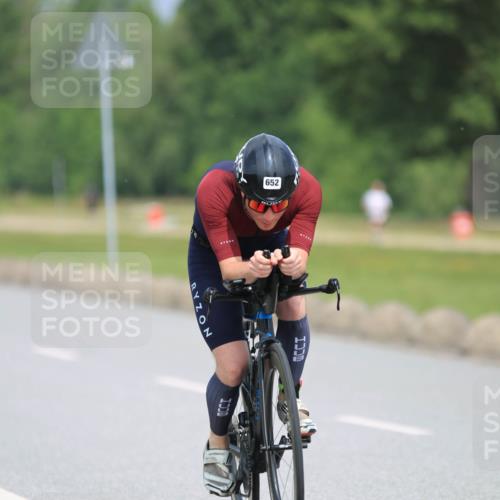 21.06.2025 - 27. Vierlanden-Triathlon H.Heesch http://msf.ph/oto/7992041 15.06.2025 11:58:16 Radfahren 652, 671, 772, 824 meine-sportfotos.de