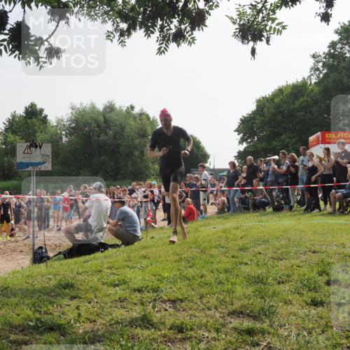 15.06.2025 - 27. Vierlanden-Triathlon KatJ http://msf.ph/oto/7992057 15.06.2025 09:52:03 Schwimmen 282, 288, 292 meine-sportfotos.de